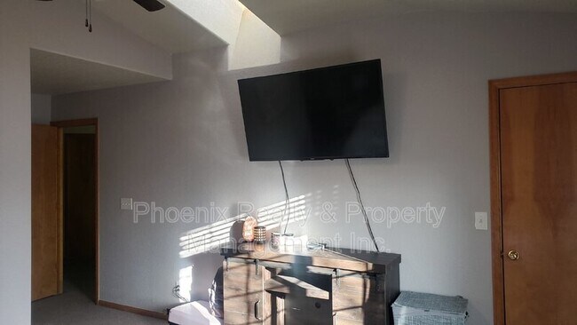 Building Photo - 678 Mathews Cir