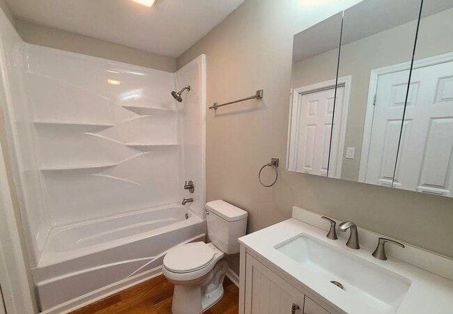 Building Photo - Charming 3 Bedroom, 1 Bathroom home in Winston Salem