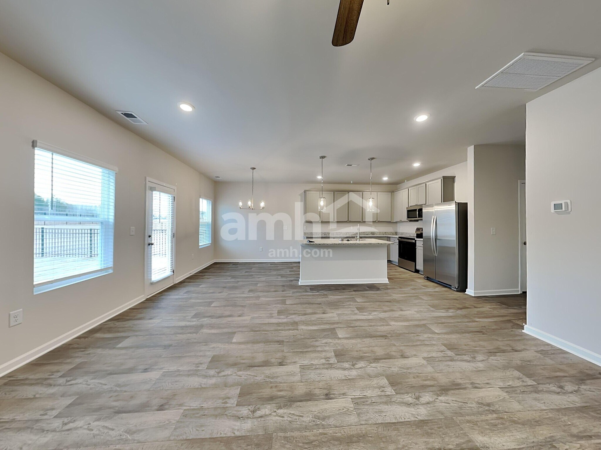 Building Photo - 3260 Emberly Dr