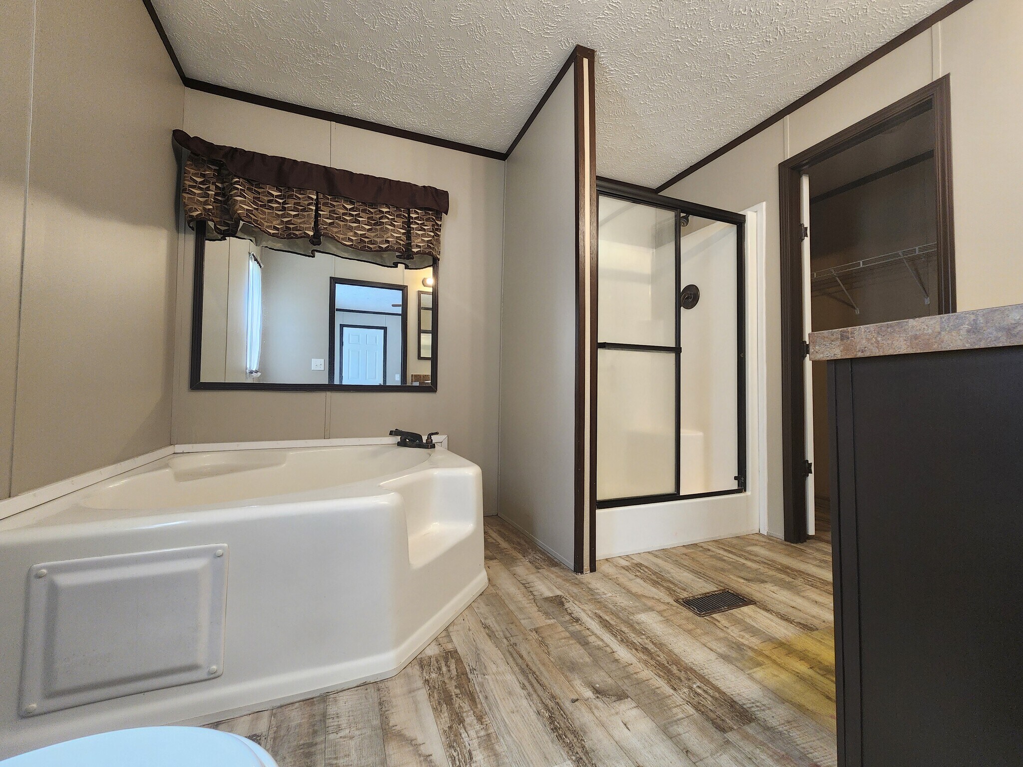 Master Bath - 20301 Perrilloux Rd