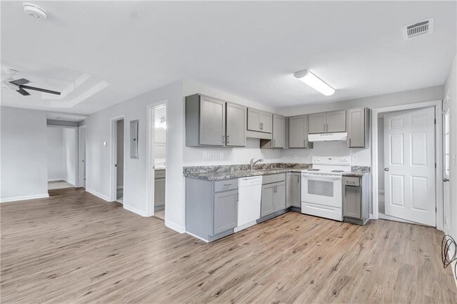 Building Photo - 2084 Bethel Dr NW