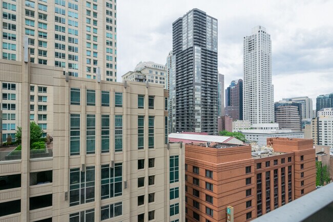 Building Photo - 545 N Dearborn St