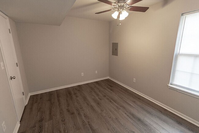 Building Photo - 5812-5814 Canaveral Dr.