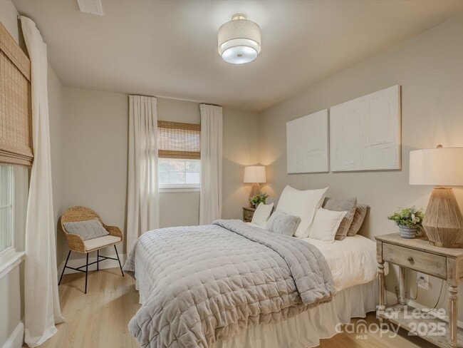 Building Photo - 2016 Wedgedale Dr