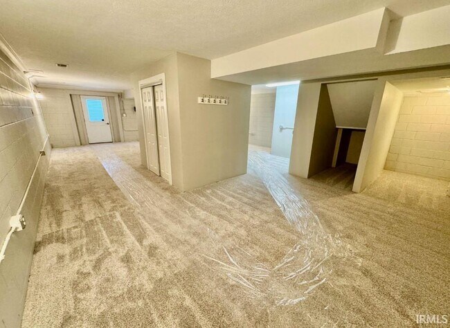 Building Photo - 3758 S Bainbridge Dr