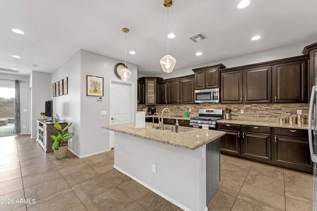 Building Photo - 7657 S Debra Dr