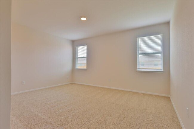 Building Photo - 132 Mackinac Ln