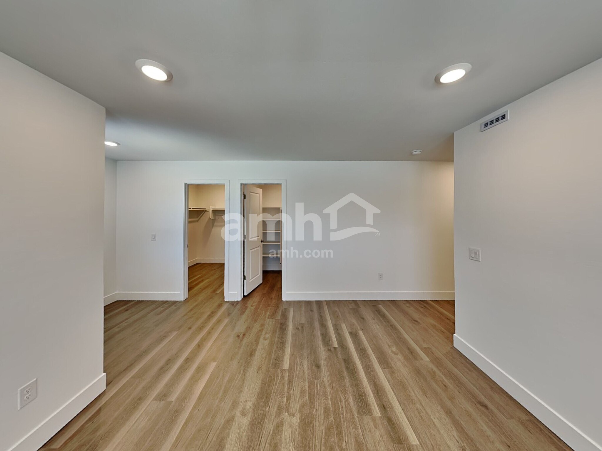Building Photo - 9611 Harkes Dr
