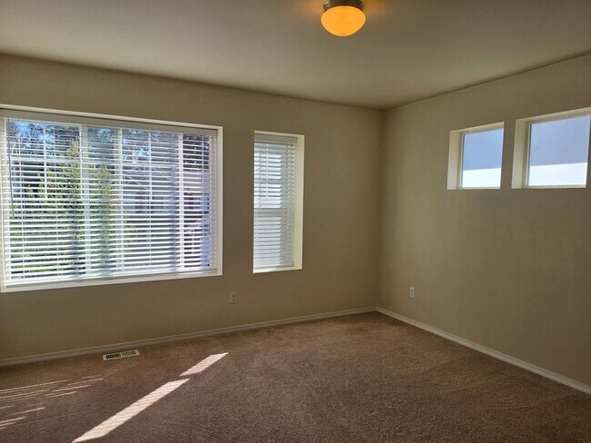 Building Photo - 21697 NW Monterey Loop