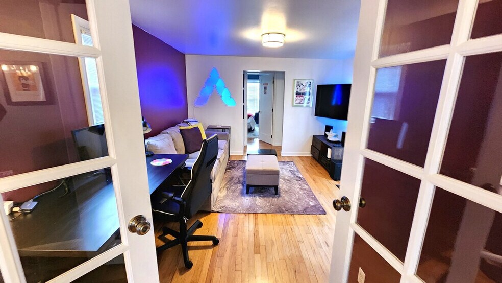 Primary Photo - 11335 Roosevelt Way NE