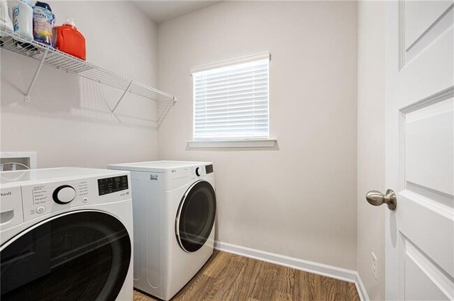 Building Photo - 133 Madison Bend