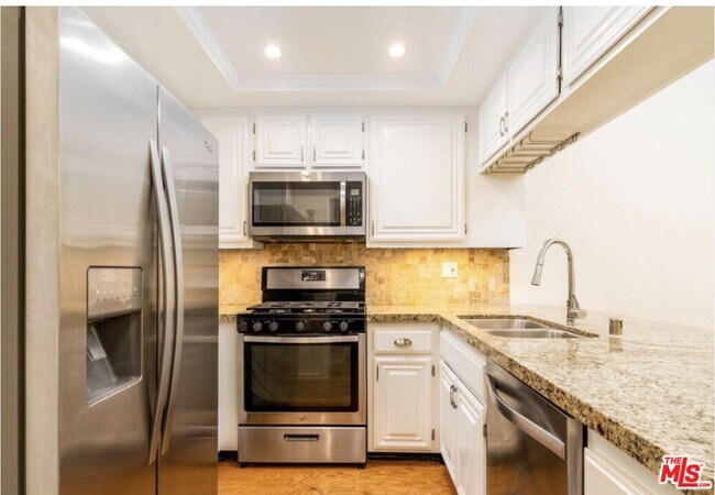 Building Photo - 8675 Falmouth Ave