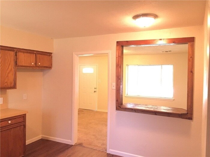 Building Photo - 707 Jack St