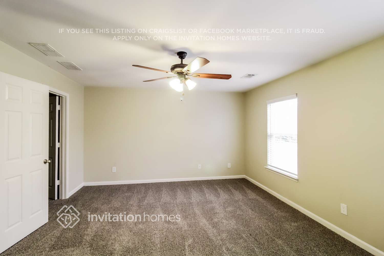 Building Photo - 2860 Englewood Dr