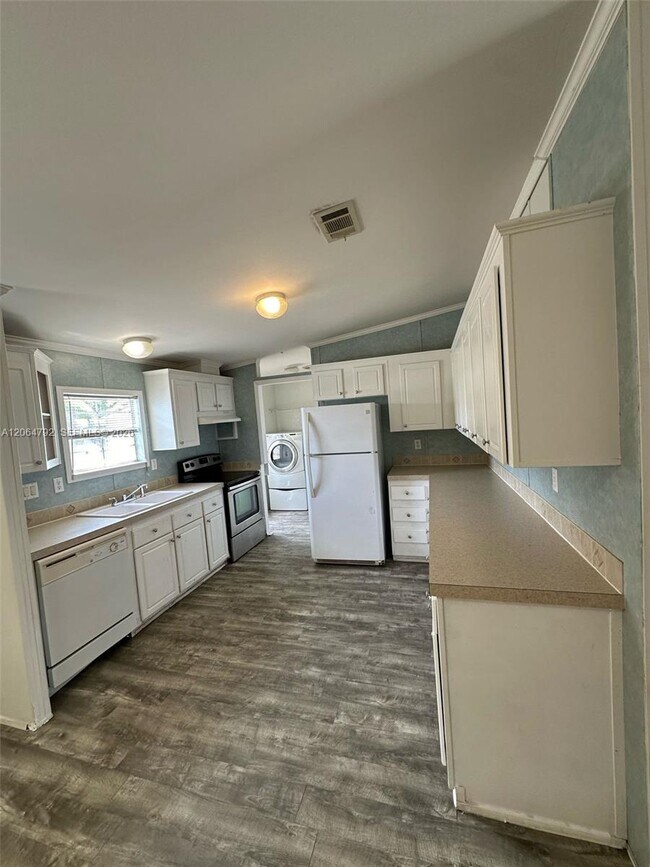 Building Photo - 11832 Leeward Pl