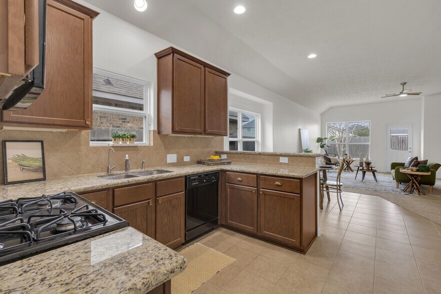 Building Photo - 24506 Forest Canopy Dr