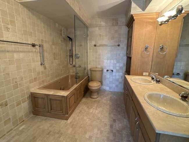 Building Photo - 1440 N Lake Shore Dr