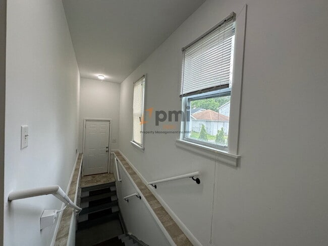 Building Photo - 6812 Jackson Ave