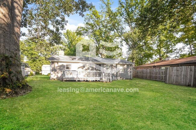 Building Photo - 3608 N Sadlier Dr