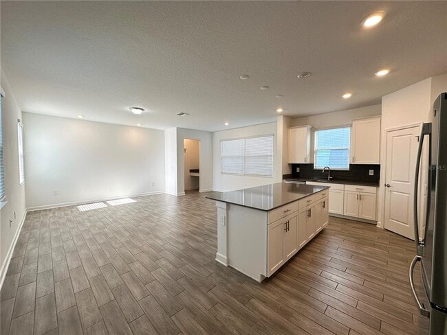 Building Photo - 11288 Listening Dr