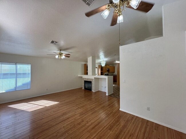 Building Photo - Buffalo & Lake Mead