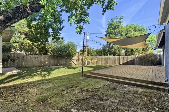 Building Photo - 5716 Wellington Dr