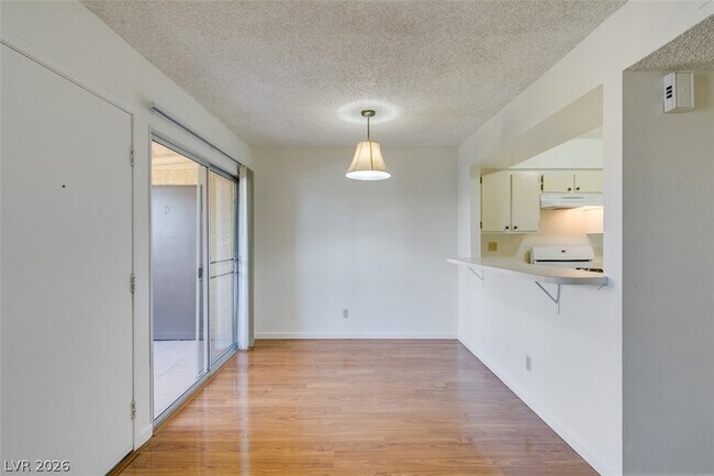 Building Photo - 1404 Santa Anita Dr
