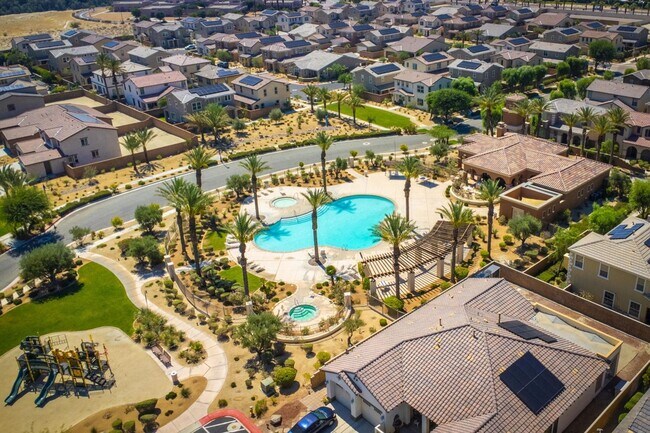 Building Photo - AVAILABLE NOW! GORGEOUS 3 BED / 2.5 BATH in Campanile in Cathedral City!