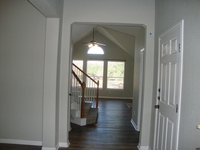 Building Photo - 914 Mesquite Hollow Pl