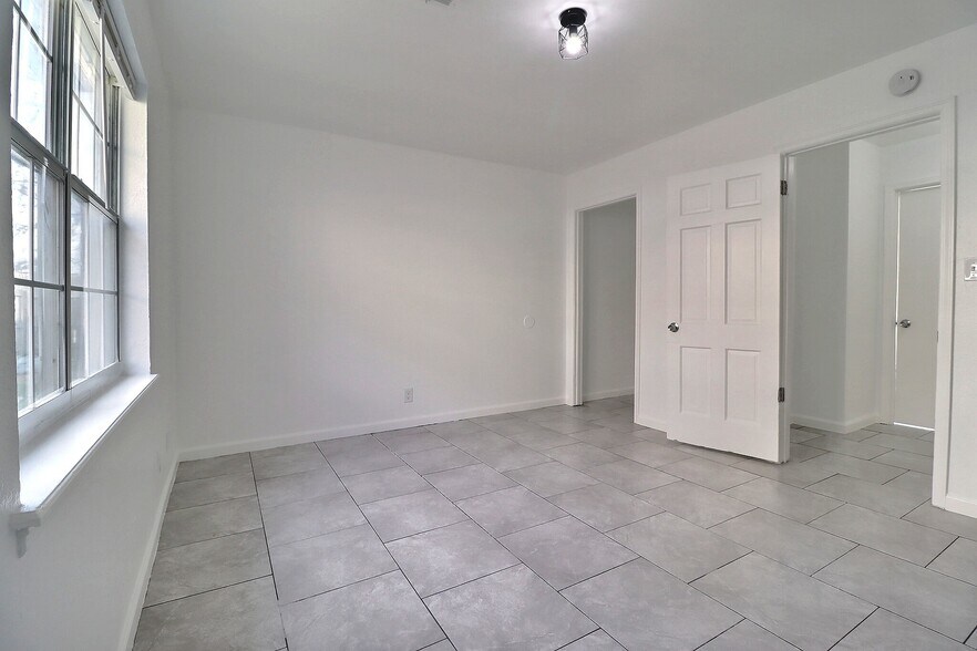 Building Photo - 6120 S Madison Plz