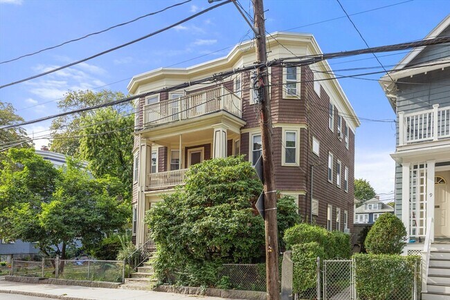 Building Photo - 11 Boylston St