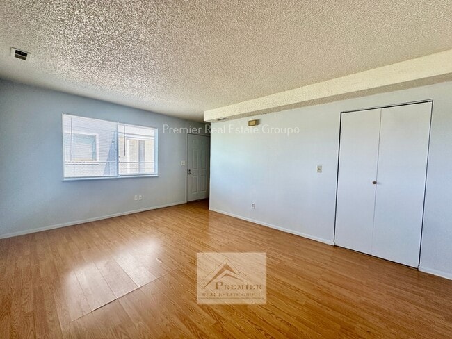 Building Photo - 6663 Provincial Dr
