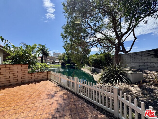 Building Photo - 7756 Sailboat Cir
