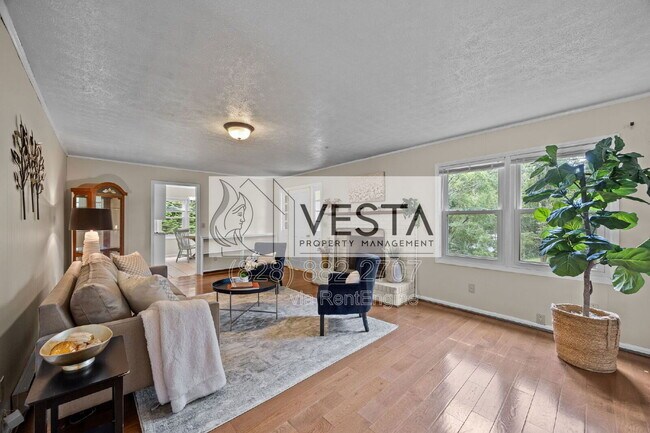 Building Photo - 90 Knob Hill Rd