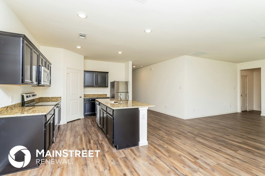 Building Photo - 453 Canoe Way