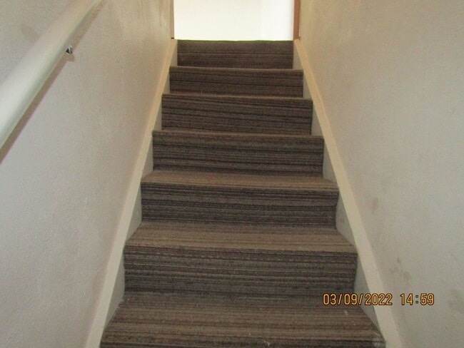 Building Photo - centrally located, pets negotiable with ow...