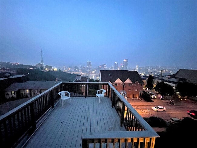 Primary Photo - 122 Bailey Ave
