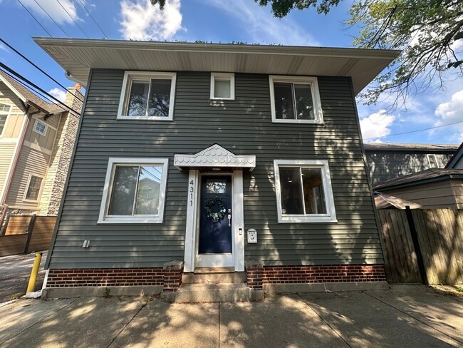Building Photo - 4311 N Claremont Ave