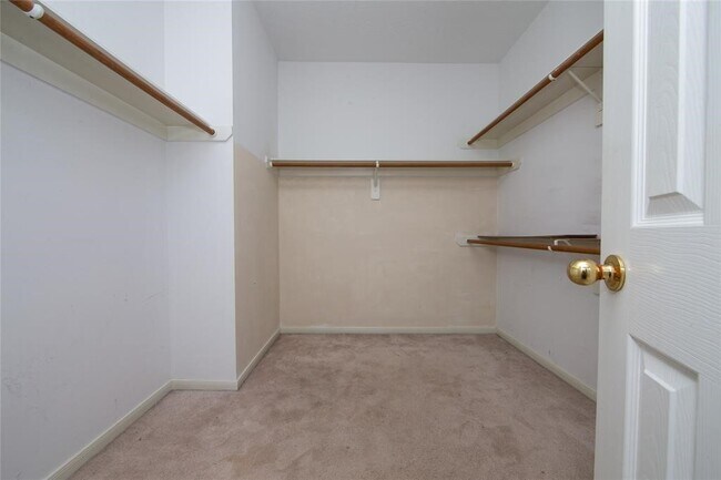 Building Photo - 13113 Sunset Cliff Ct