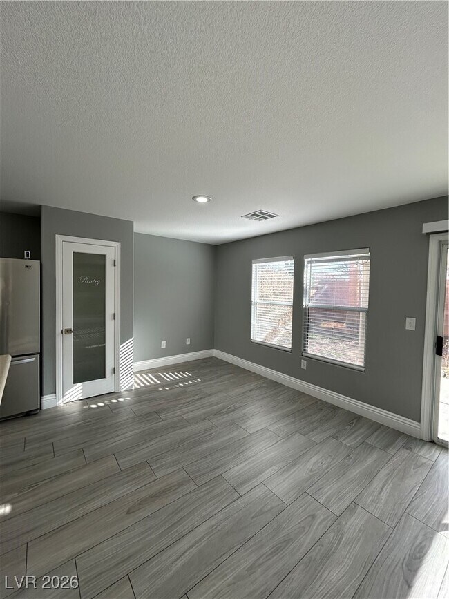 Building Photo - 2321 Cockatiel Dr