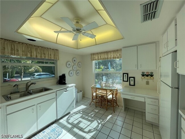 Building Photo - 254 6th Ave S