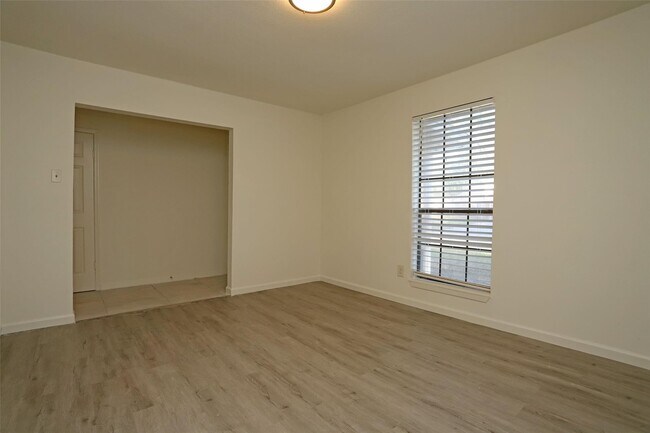 Building Photo - 5023 Monteith Dr