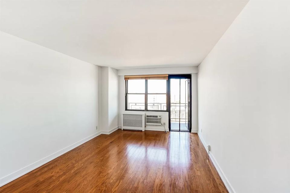 Building Photo - 500 Central Ave