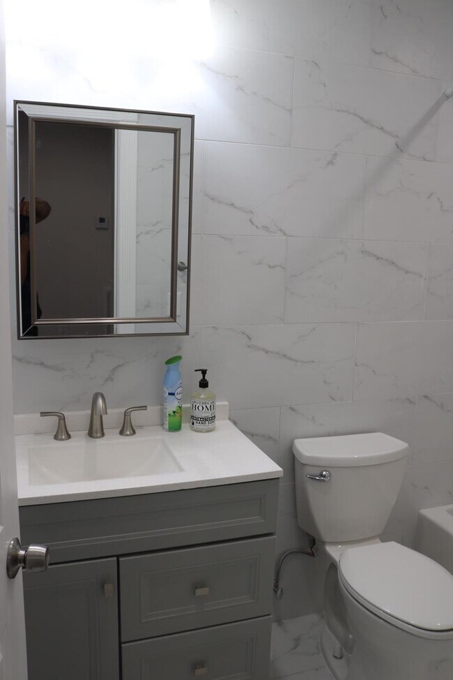 Building Photo - 2110 Summit Ave