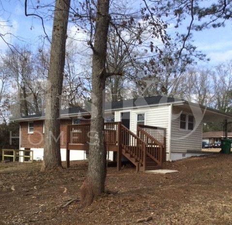 Building Photo - 1843 Wee Kirk Rd SE