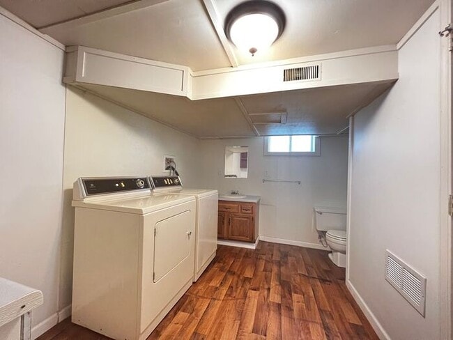 Building Photo - $2,200 | 4 Bedroom, 2 Bathroom House | Dog...
