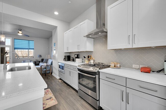 Building Photo - 7080 W Alaska Dr