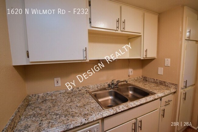 Building Photo - The Monaco Condos 2 Bed 1.5 Bath