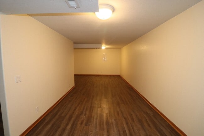 Building Photo - Spacious Home for rent!