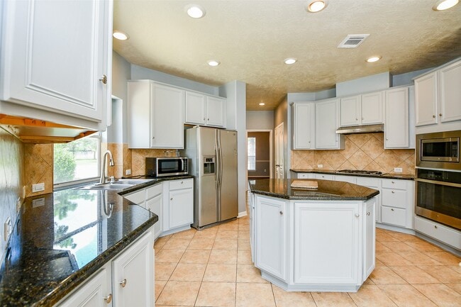 Building Photo - 12823 Dadebrook Ct